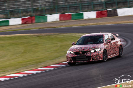 2023 Honda Civic Type R, on the track